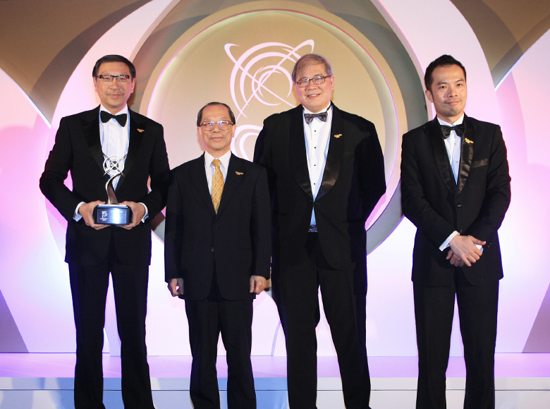  获亚洲企业商会颁发亚太企业精神奖2012「终身成就奖」